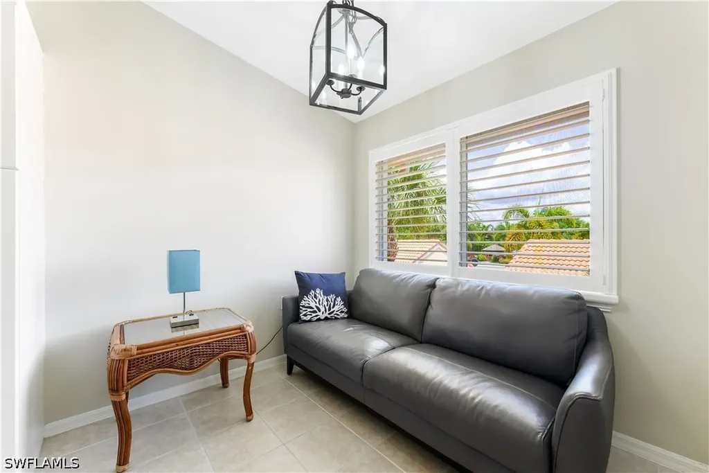 2400 Bayou Lane Naples FL 34112