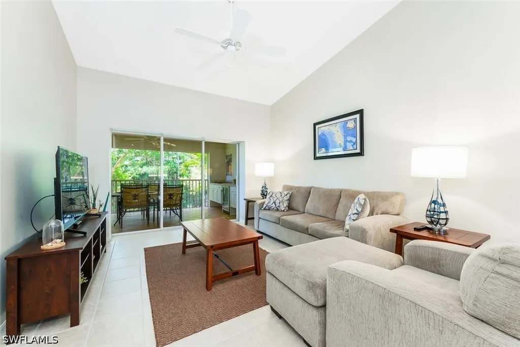2400 Bayou Lane Naples FL 34112