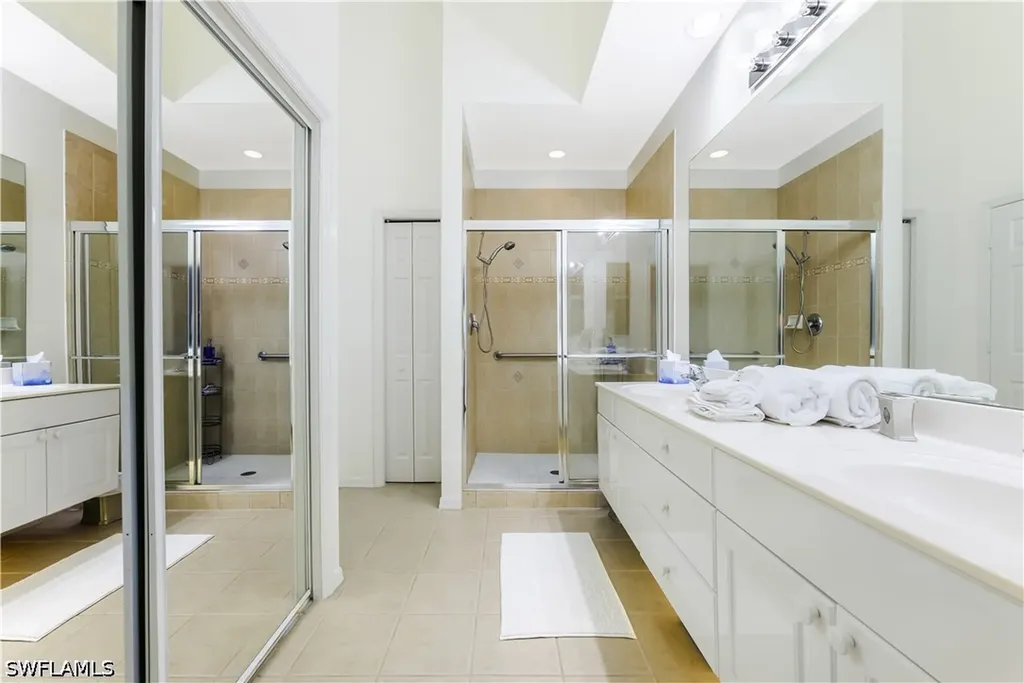 2400 Bayou Lane Naples FL 34112