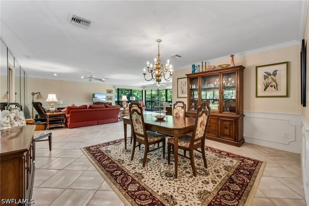 200 Wyndemere Way Naples FL 34105