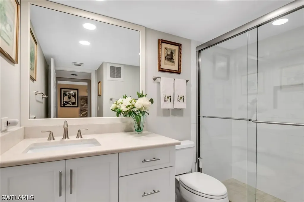 200 Wyndemere Way Naples FL 34105