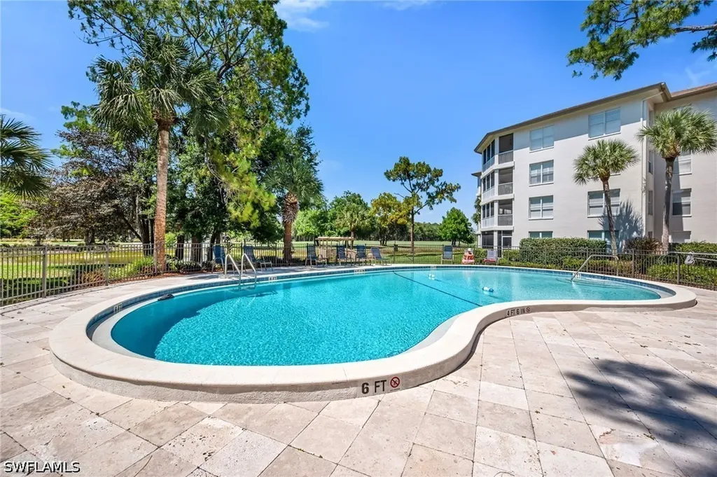 200 Wyndemere Way Naples FL 34105