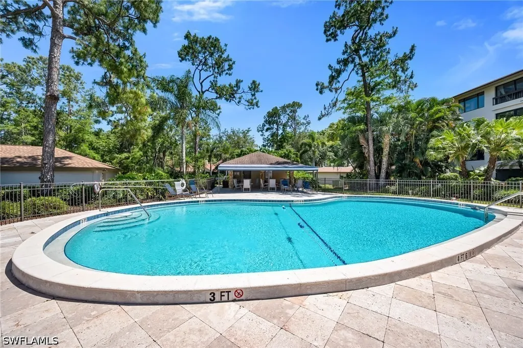 200 Wyndemere Way Naples FL 34105