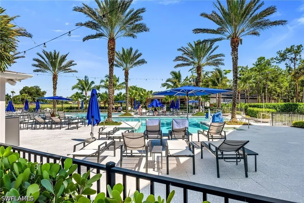 200 Wyndemere Way Naples FL 34105