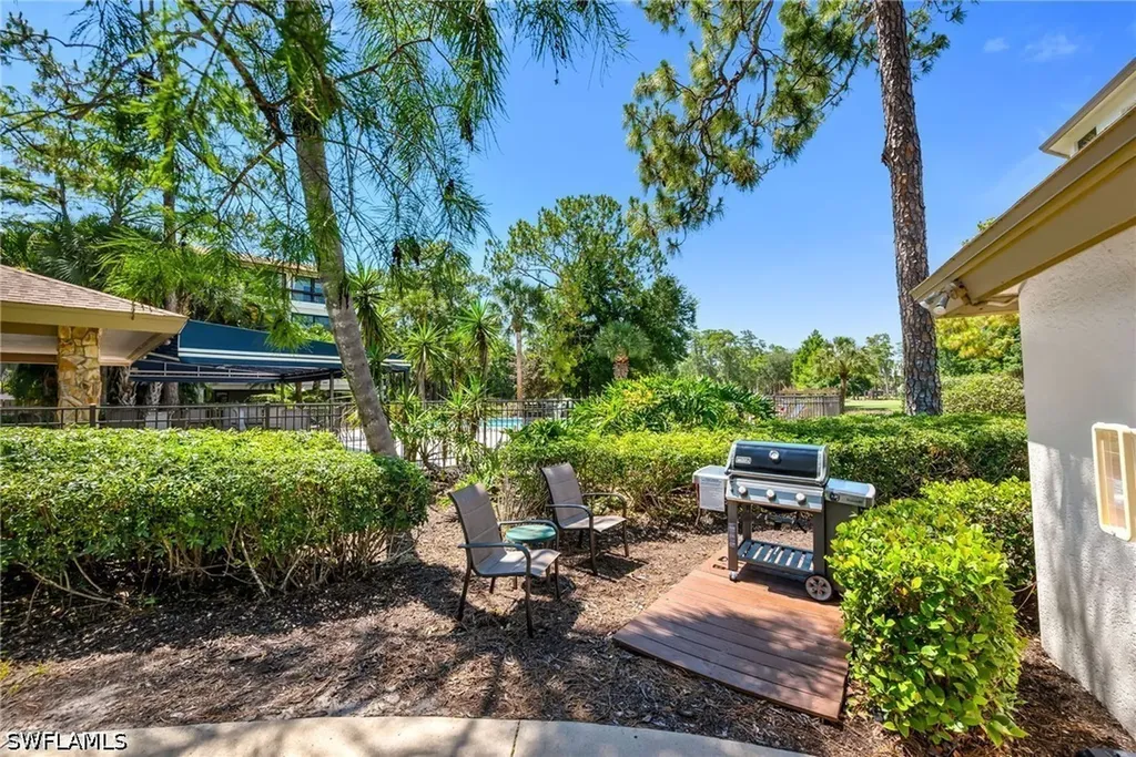 200 Wyndemere Way Naples FL 34105