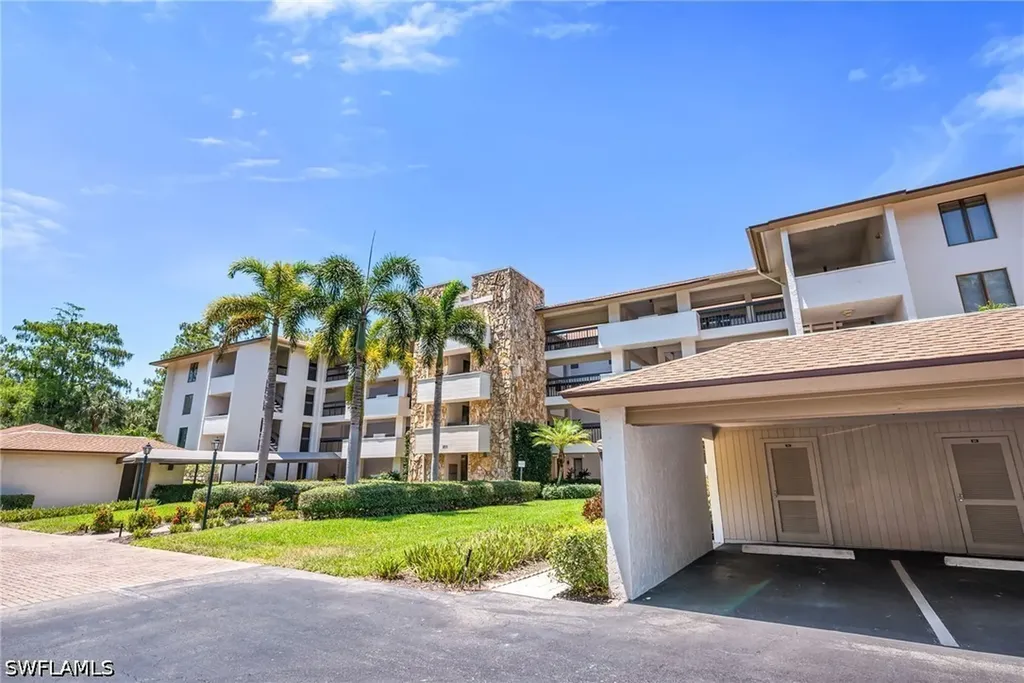 200 Wyndemere Way Naples FL 34105
