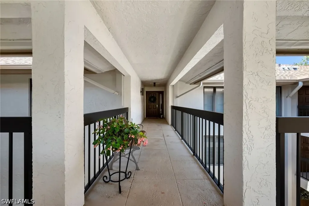 200 Wyndemere Way Naples FL 34105