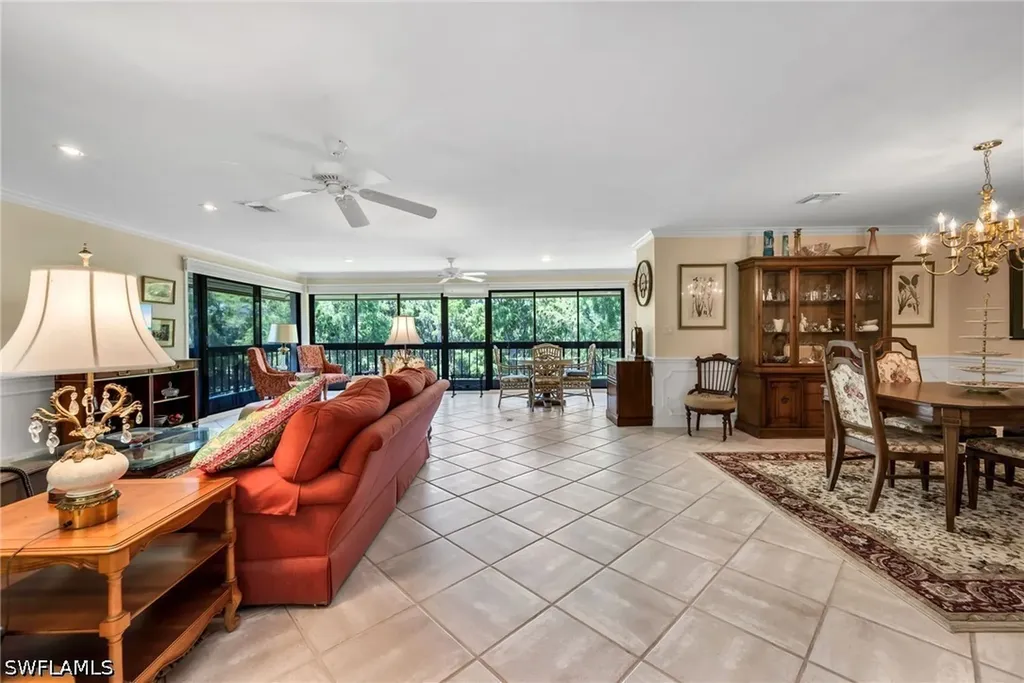 200 Wyndemere Way Naples FL 34105