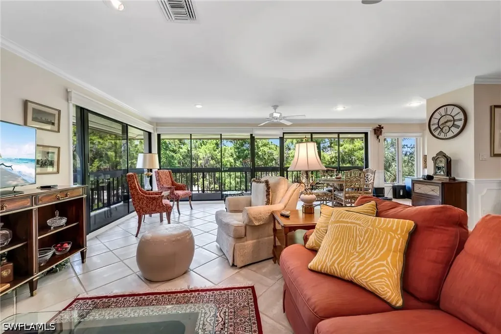 200 Wyndemere Way Naples FL 34105