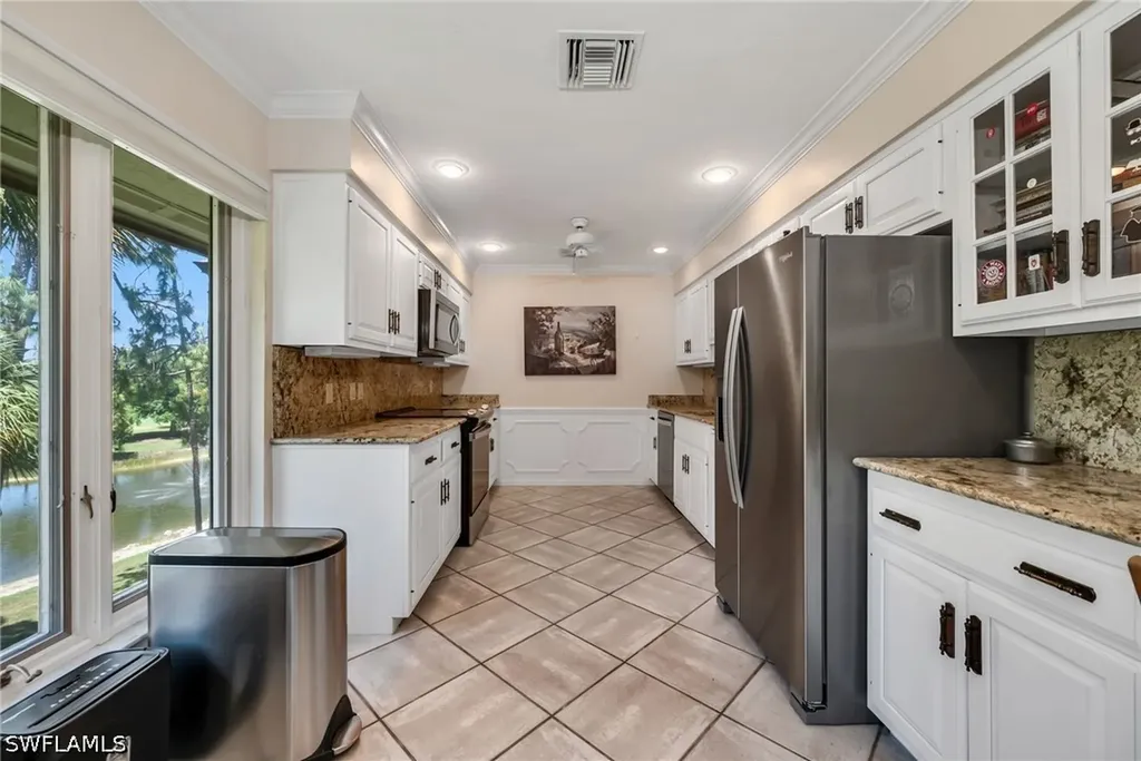 200 Wyndemere Way Naples FL 34105