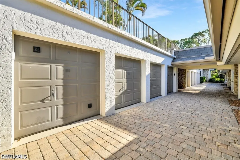 1111 Wildwood Lane Naples FL 34105