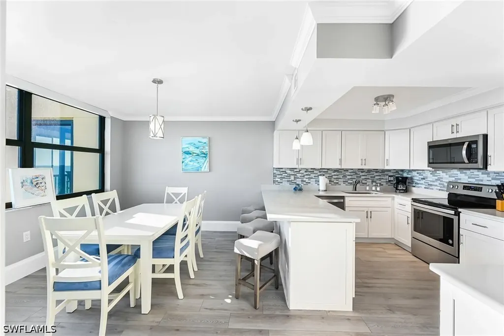 9375 Gulf Shore Drive Naples FL 34108