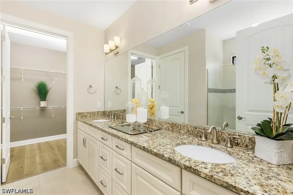 9248 Cormorant Drive Naples FL 34120