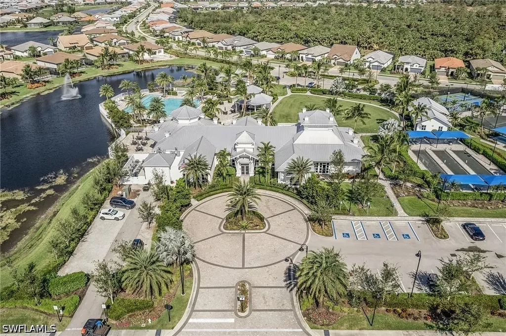 9248 Cormorant Drive Naples FL 34120
