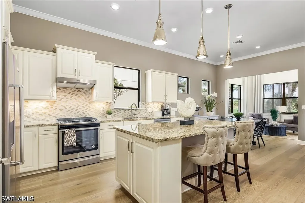 9248 Cormorant Drive Naples FL 34120
