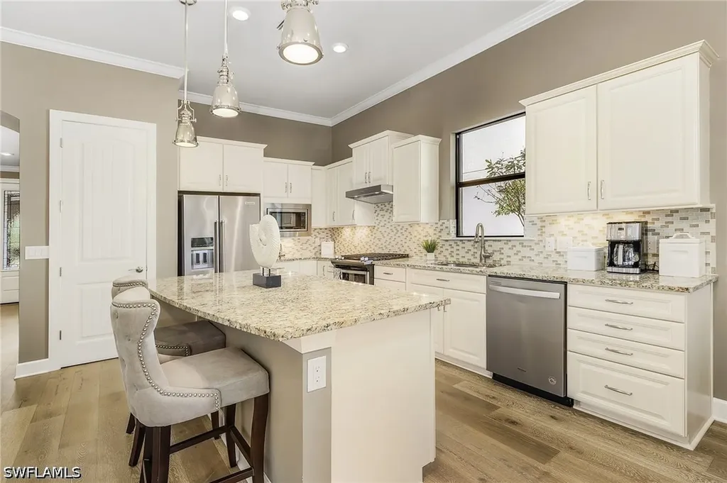 9248 Cormorant Drive Naples FL 34120
