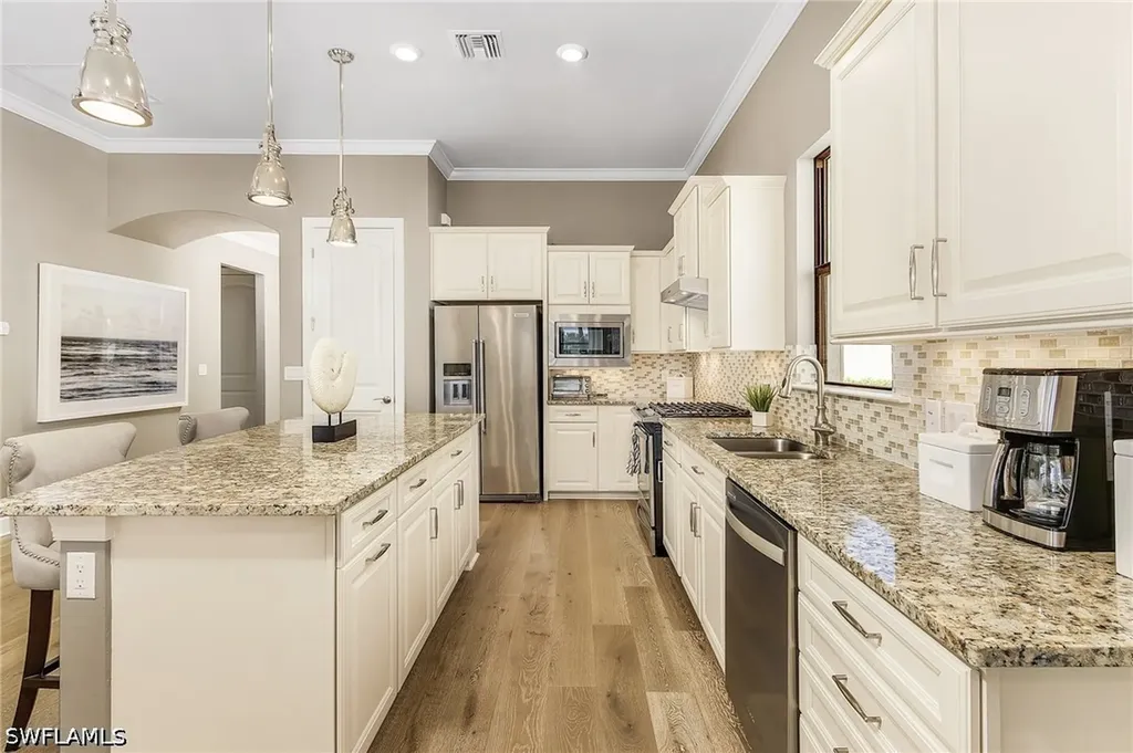 9248 Cormorant Drive Naples FL 34120