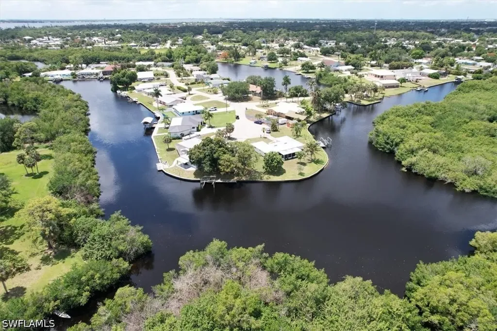1318 Thompson Street North Fort Myers FL 33903