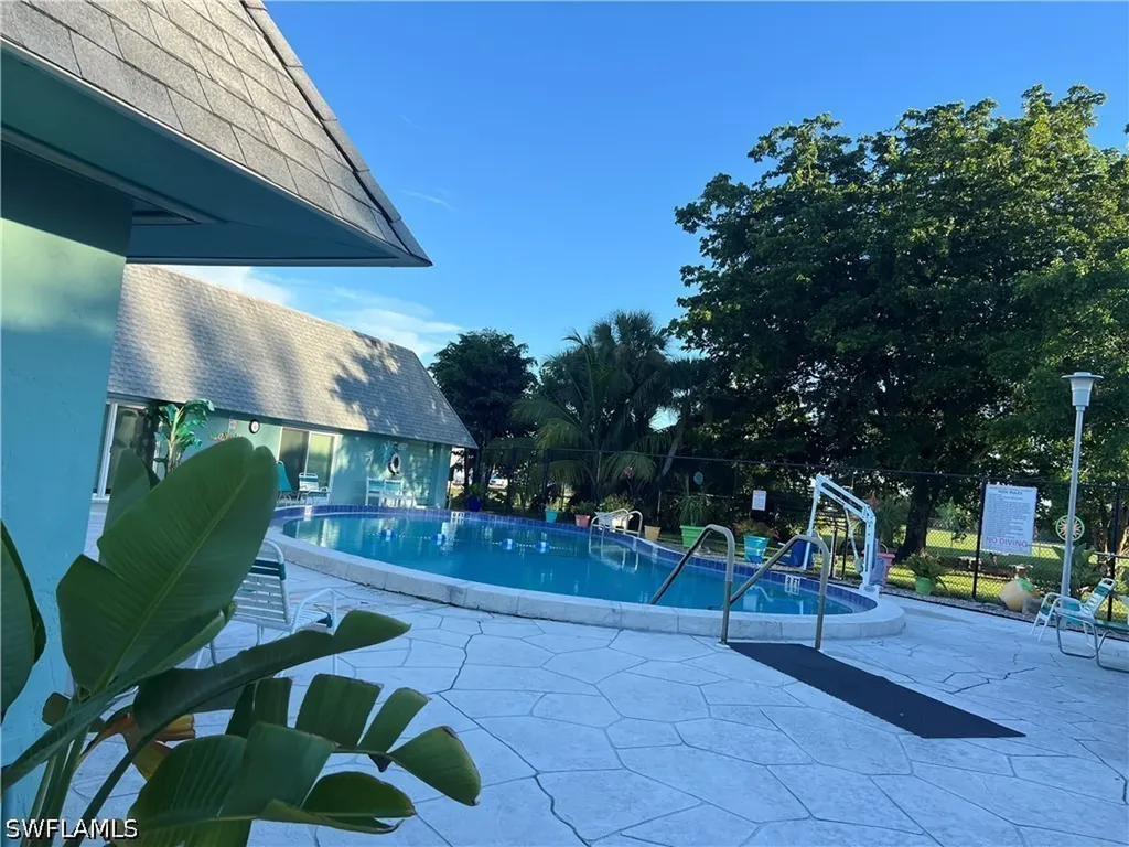 120 Grassy Key Lane Naples FL 34114