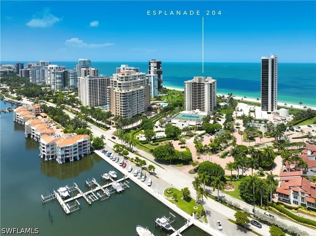 Naples FL, 4551 Gulf Shore Boulevard N, Unit 204