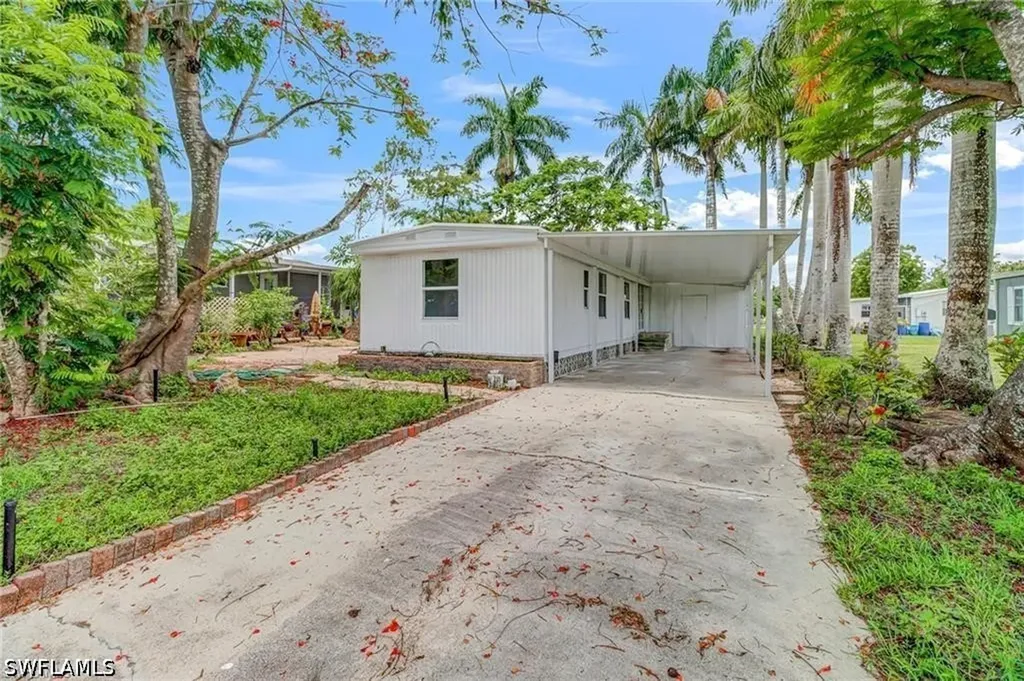 120 Grassy Key Lane Naples FL 34114
