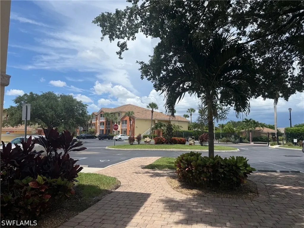 6490 Aragon Way Fort Myers FL 33966