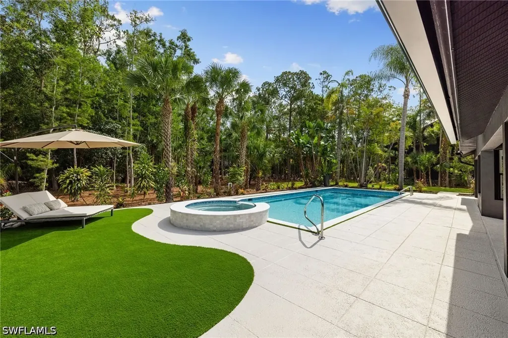 4521 3rd Avenue NW Naples FL 34119