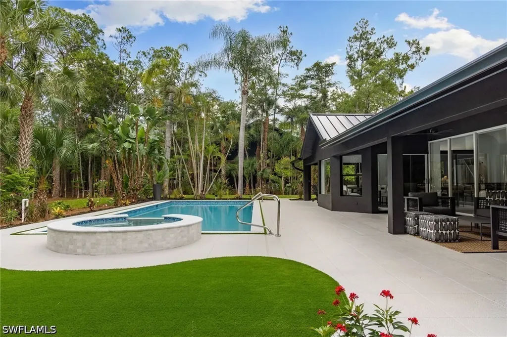 4521 3rd Avenue NW Naples FL 34119