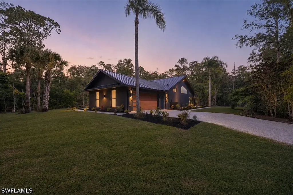 4521 3rd Avenue NW Naples FL 34119