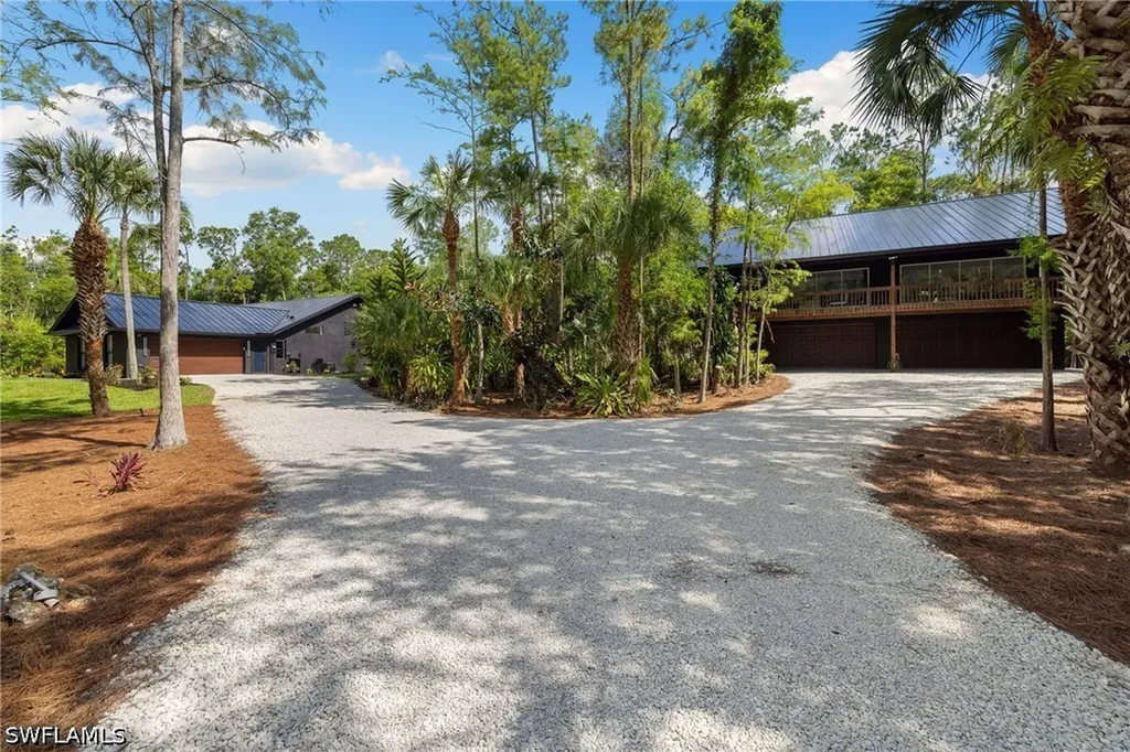 4521 3rd Avenue NW Naples FL 34119