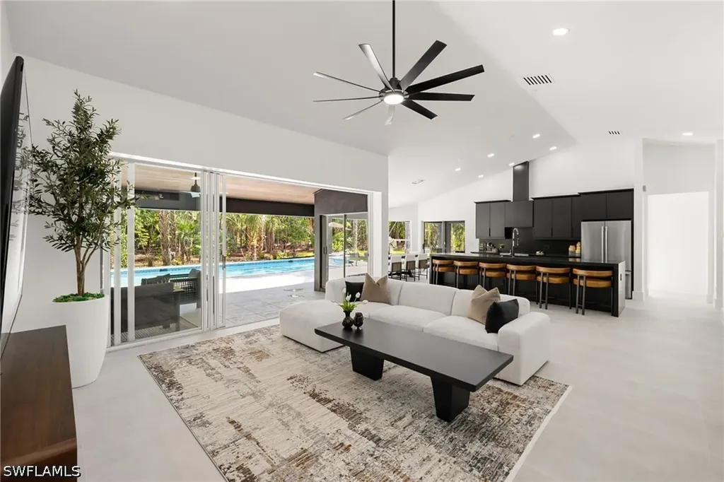 4521 3rd Avenue NW Naples FL 34119