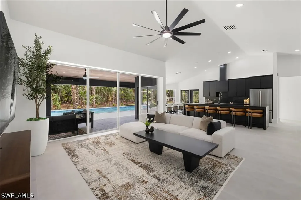 4521 3rd Avenue NW Naples FL 34119