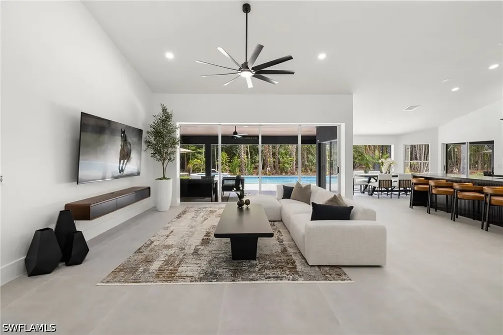 4521 3rd Avenue NW Naples FL 34119