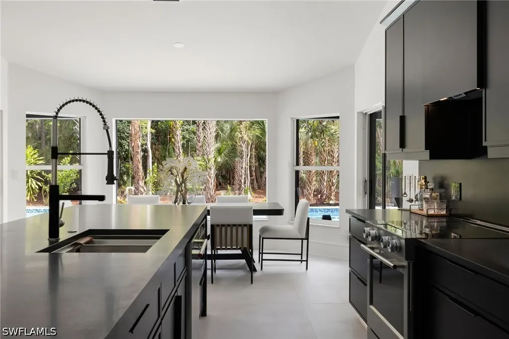 4521 3rd Avenue NW Naples FL 34119