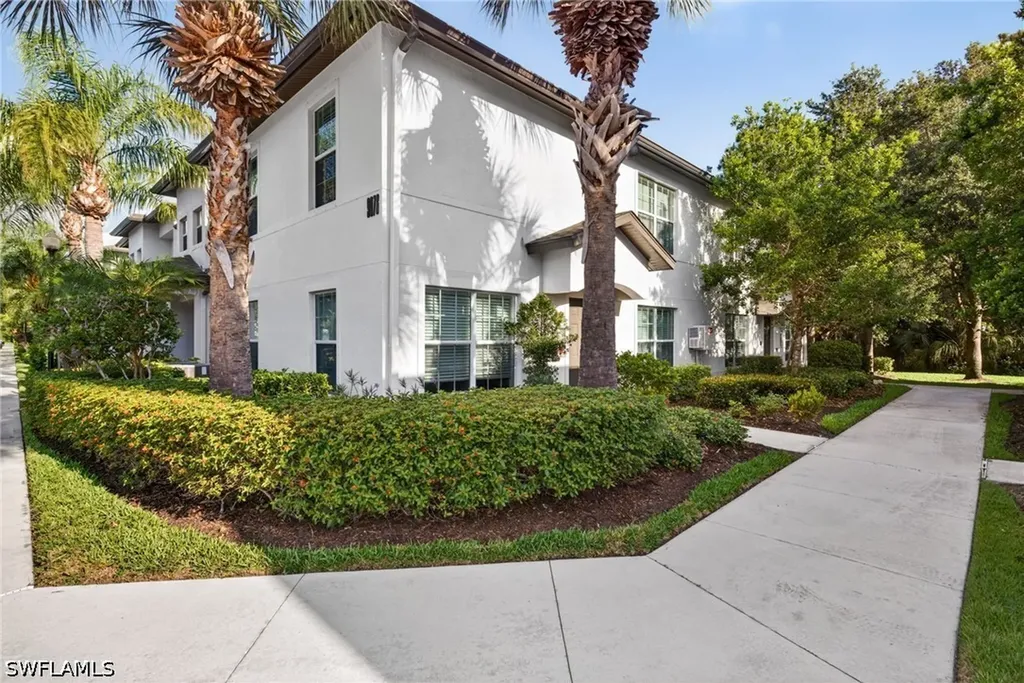 9076 Gervais Circle Naples FL 34120