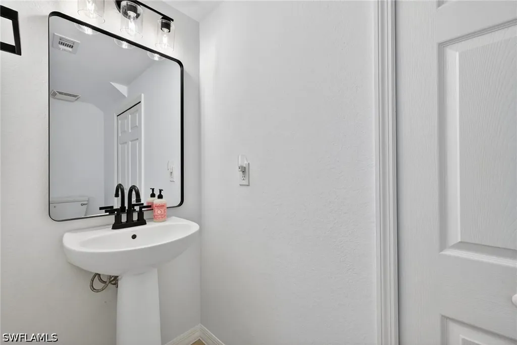 9076 Gervais Circle Naples FL 34120