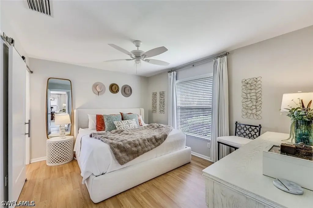 156 Stanhope Circle Naples FL 34104