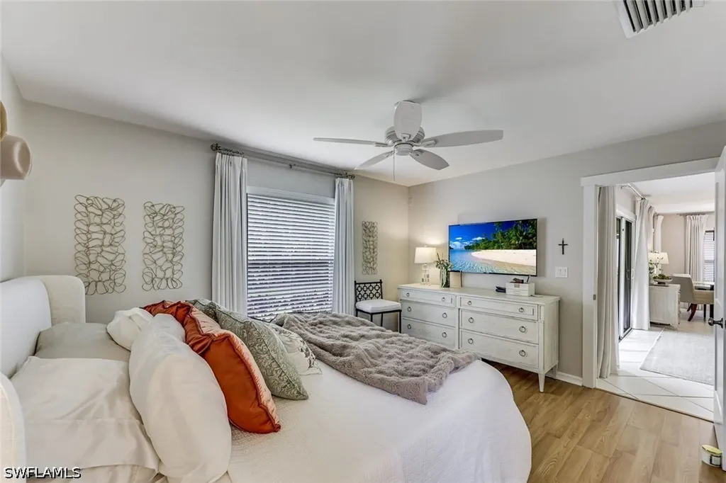 156 Stanhope Circle Naples FL 34104