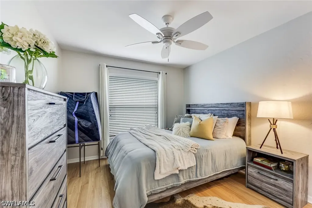 156 Stanhope Circle Naples FL 34104