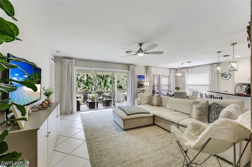 156 Stanhope Circle Naples FL 34104