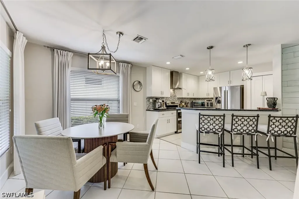 156 Stanhope Circle Naples FL 34104