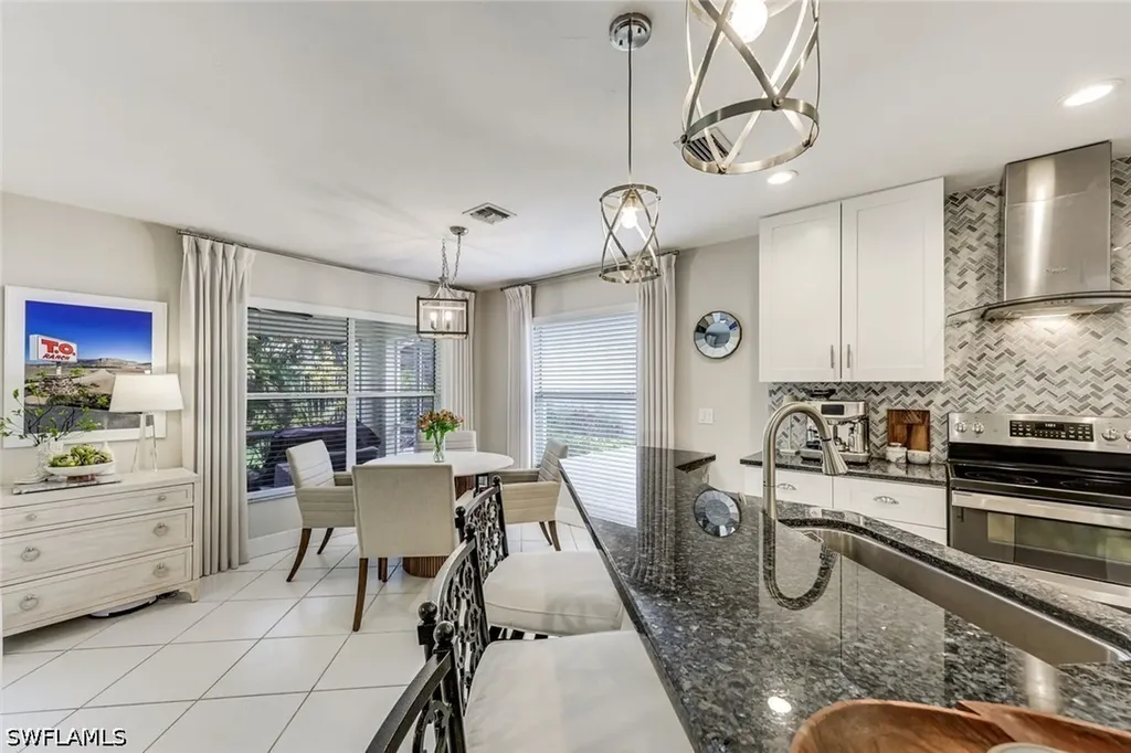 156 Stanhope Circle Naples FL 34104