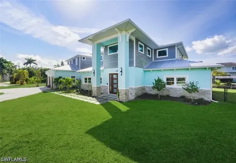 27088 Del Lane Bonita Springs FL 34135