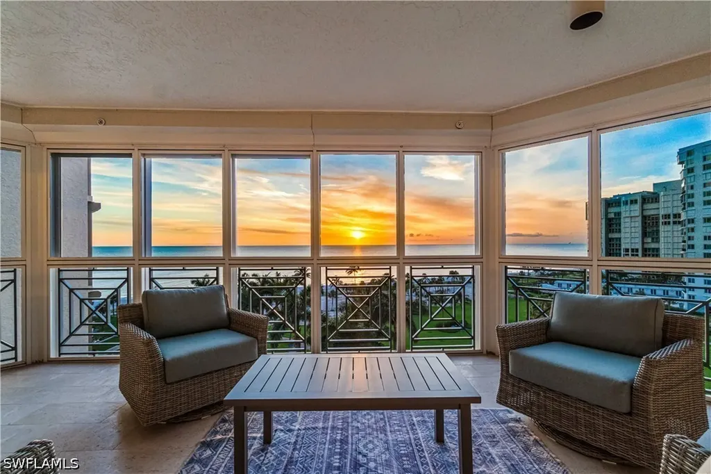 Naples FL, 4021 Gulf Shore Boulevard N, Unit 702