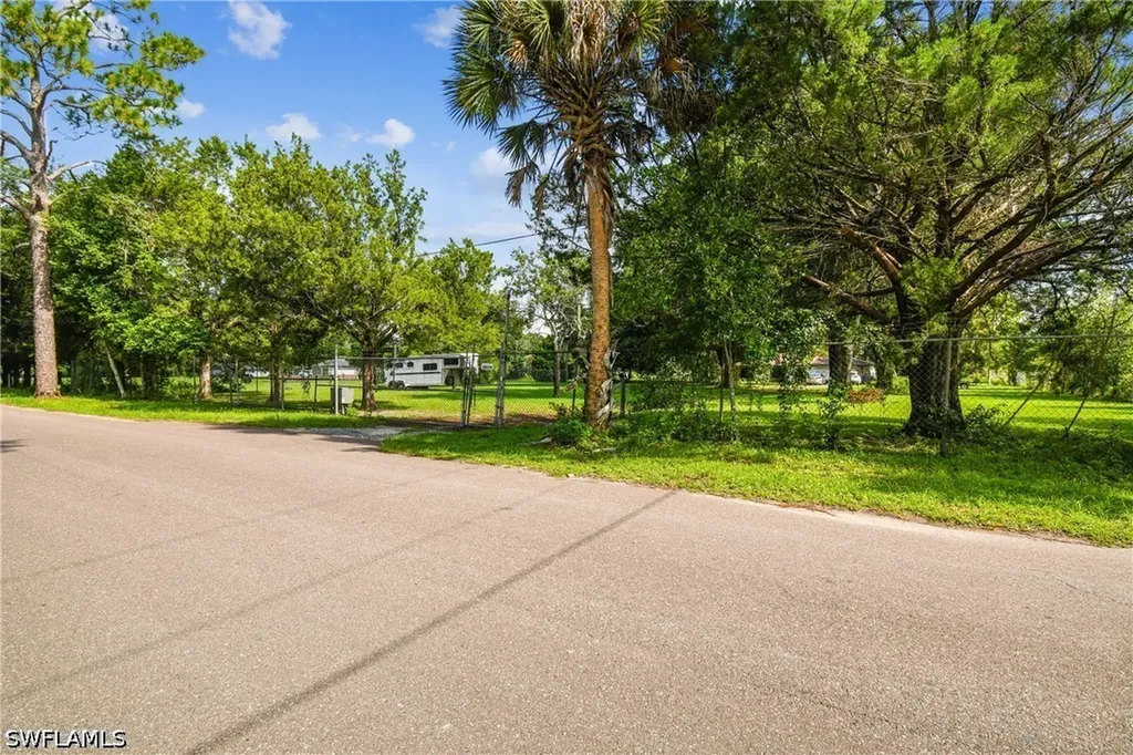 18139 Benes Roush Road Brooksville FL 39604