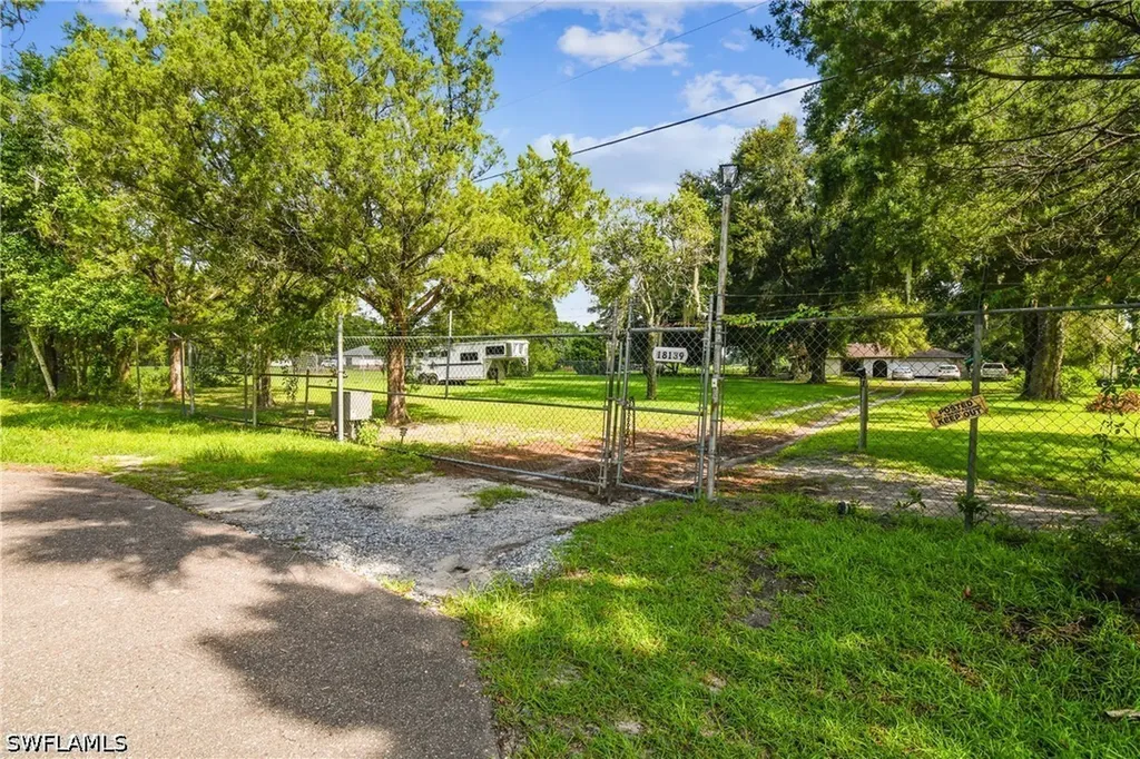 18139 Benes Roush Road Brooksville FL 39604