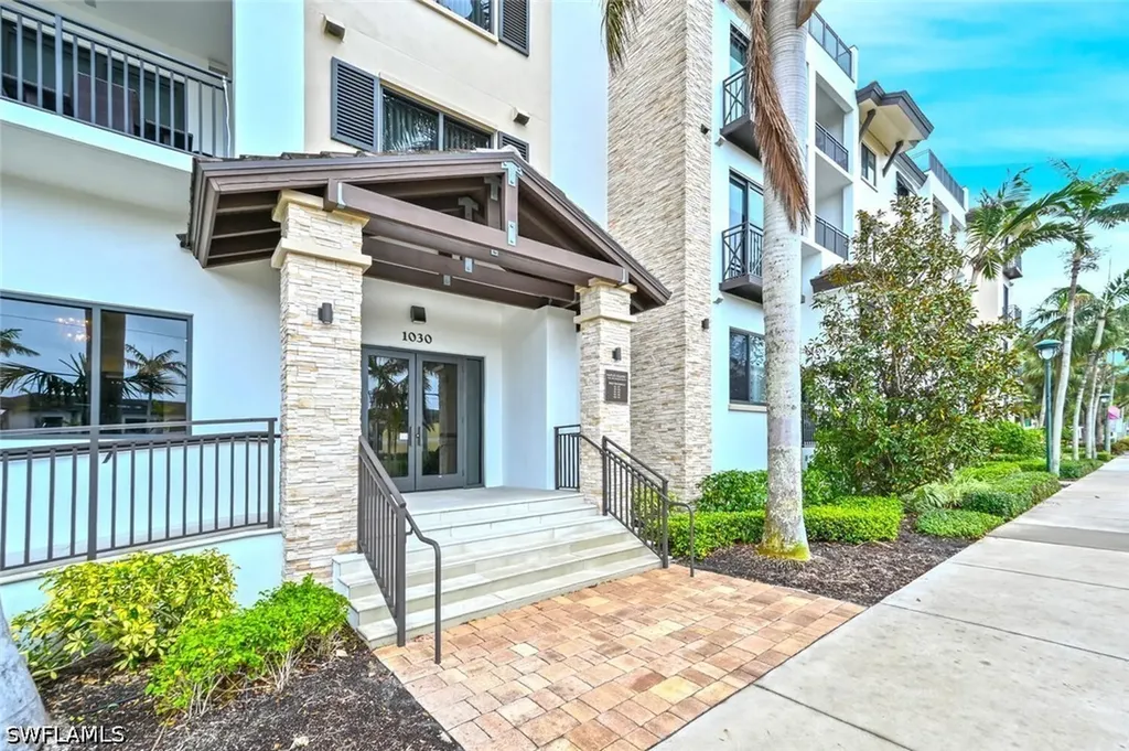 1030 3rd Avenue S Naples FL 34102