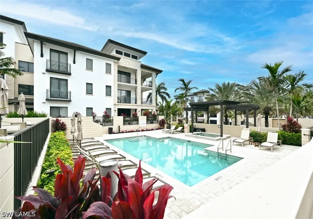1030 3rd Avenue S Naples FL 34102