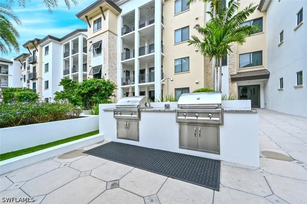 1030 3rd Avenue S Naples FL 34102