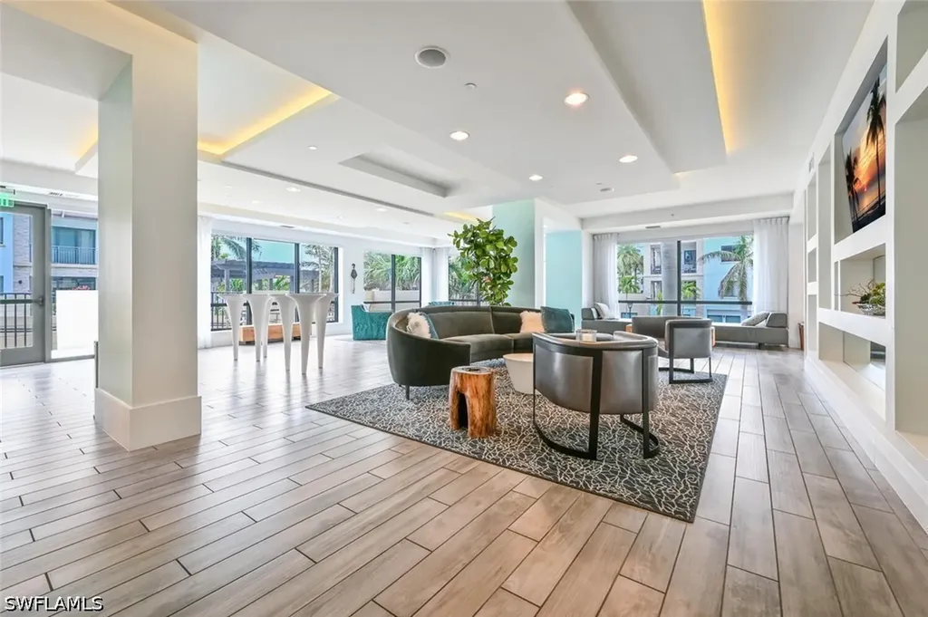 1030 3rd Avenue S Naples FL 34102